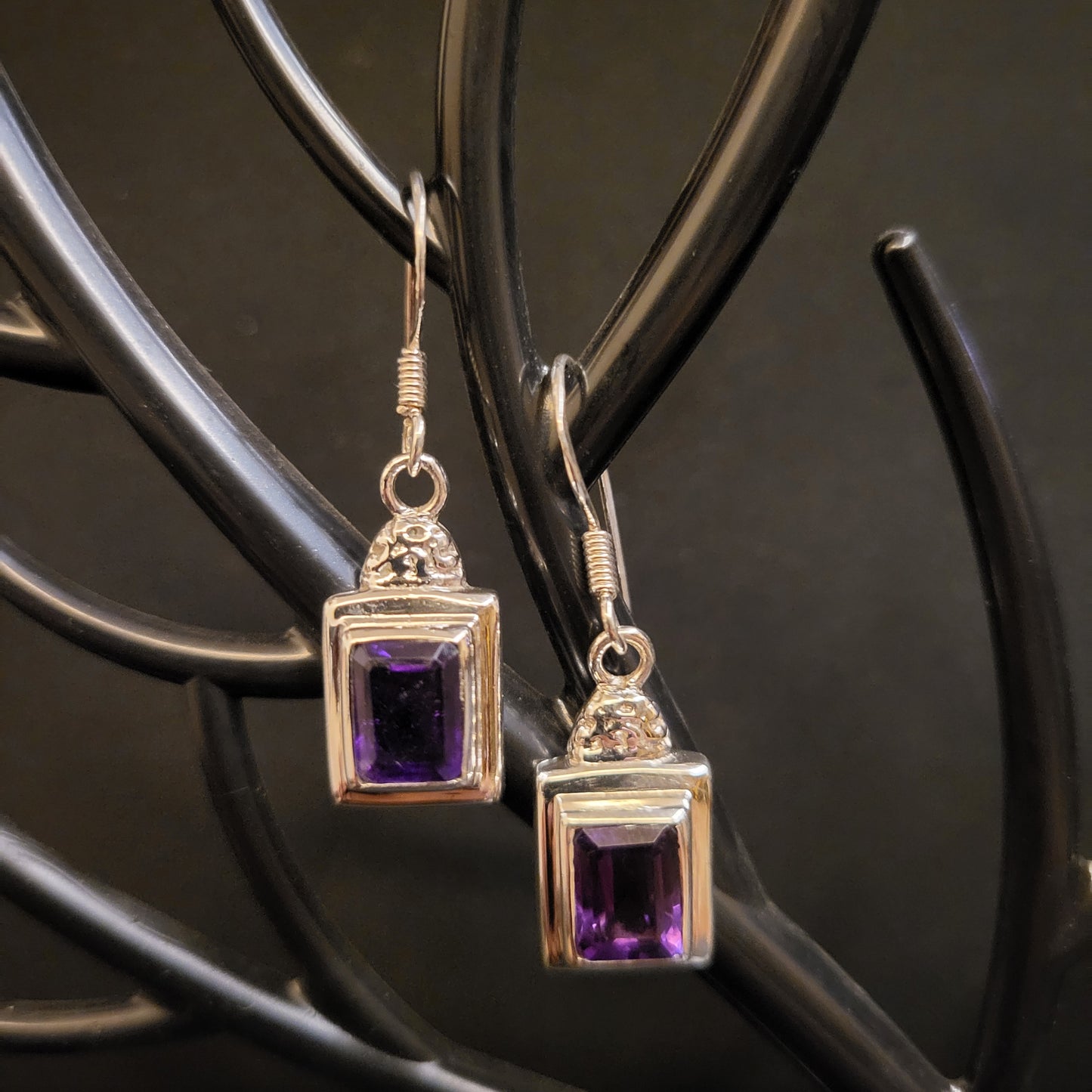 "Window of Hope" Silver Earring with Amethyst