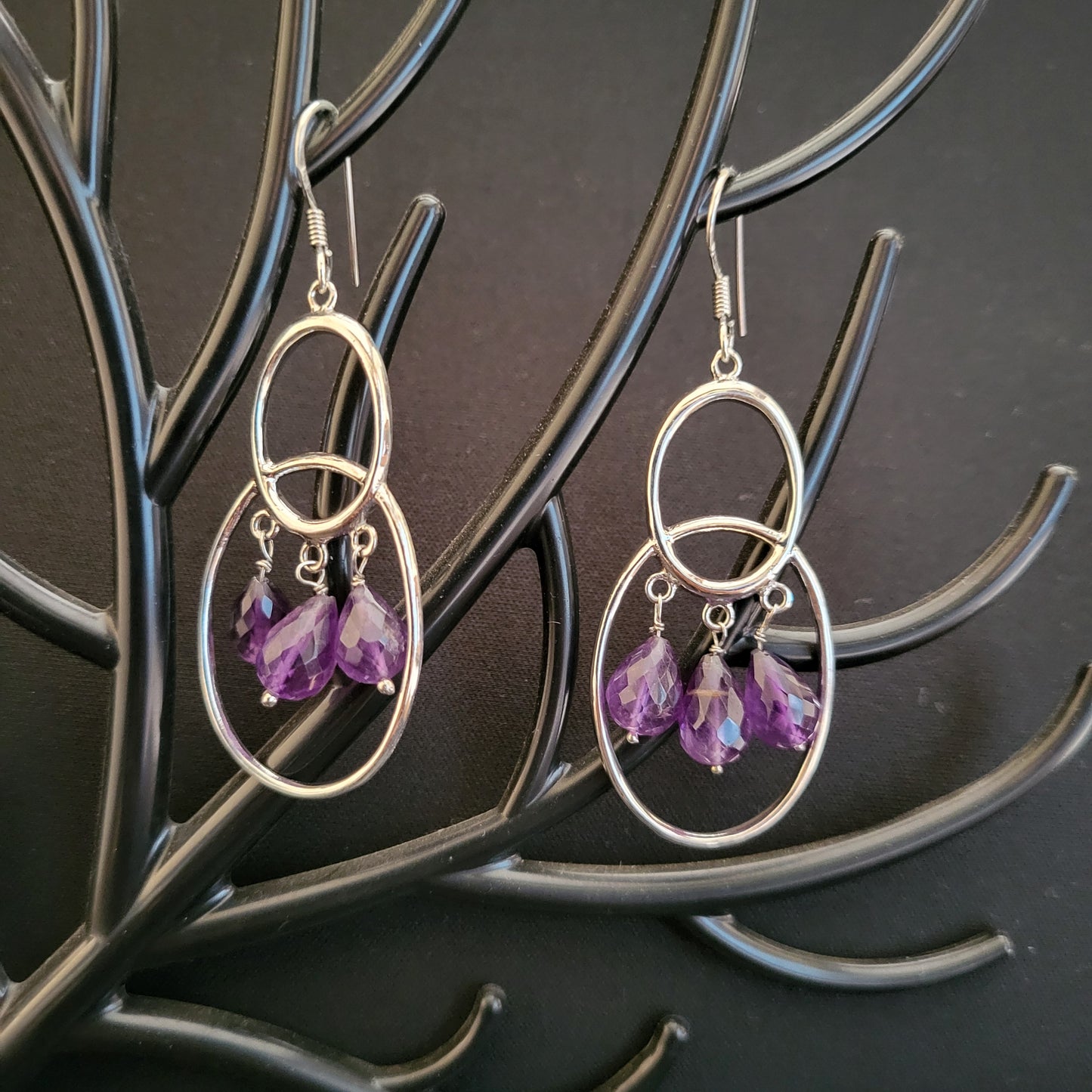 "Dangling Beauty" Earring with Amethyst