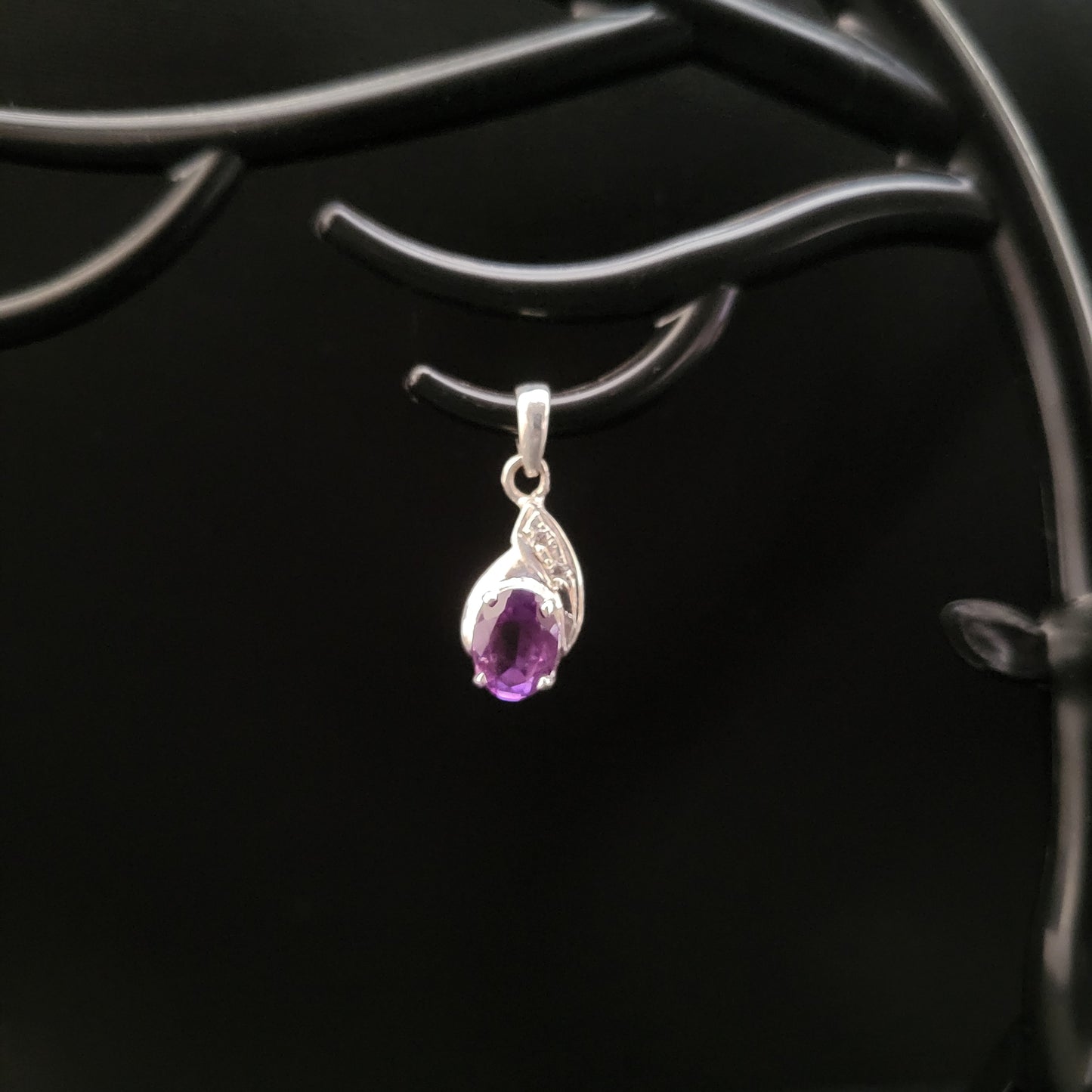 "Precious Amethyst" Silver Pendant with Amethyst
