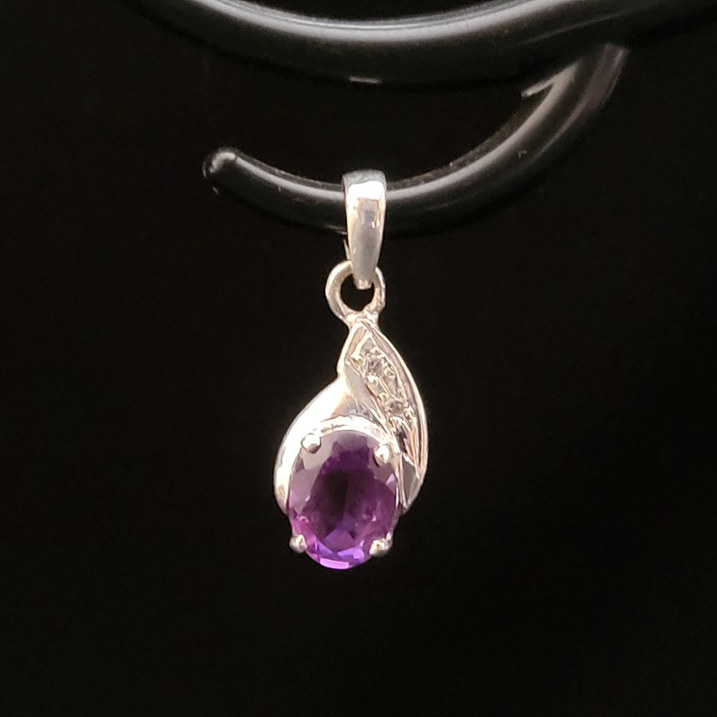 "Precious Amethyst" Silver Pendant with Amethyst