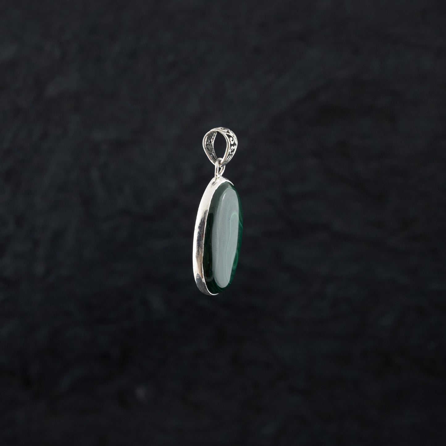 "Fertile Ripples" Silver Pendant with Malachite