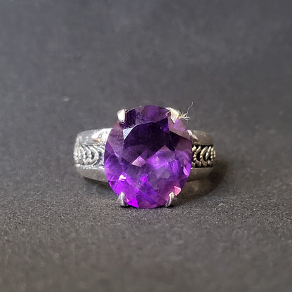 "Opulent Orchid" Silver Ring with Amethyst