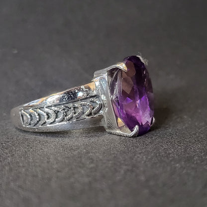 "Opulent Orchid" Silver Ring with Amethyst