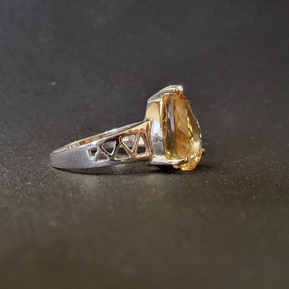 "Yellow Teardrop" Silver Ring with Citrine