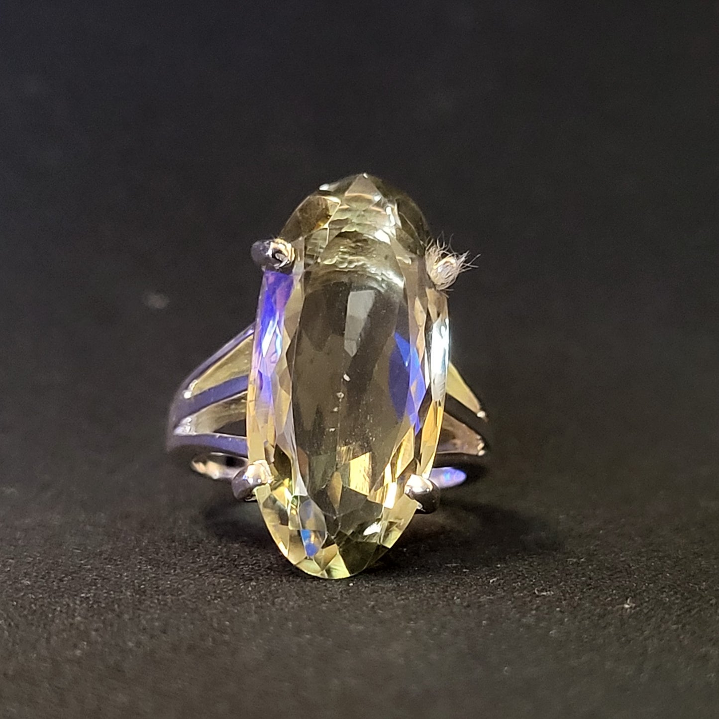 "Clear Hue" Silver Ring with Crystal