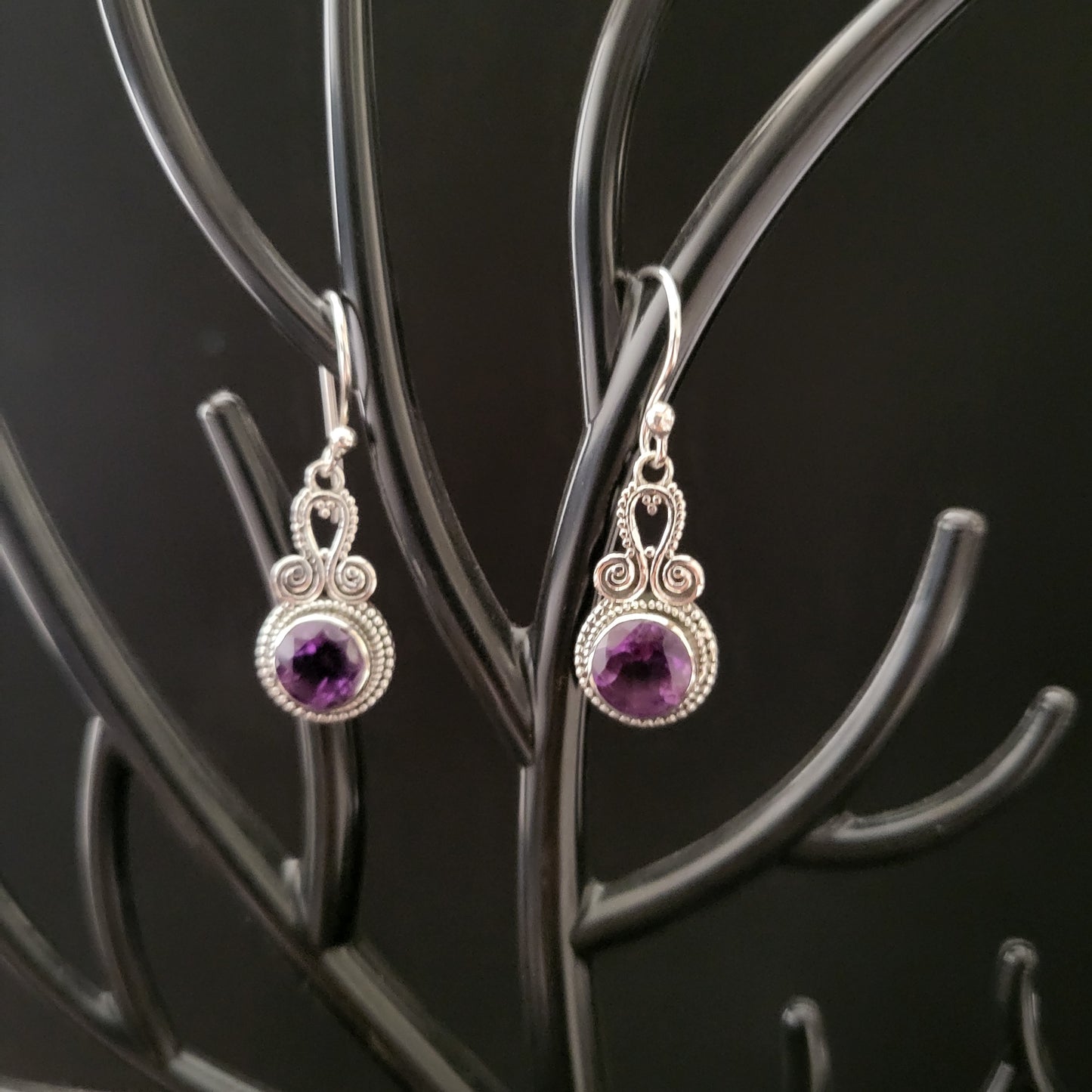 "Dainty Catch" Silver Earring with Amethyst