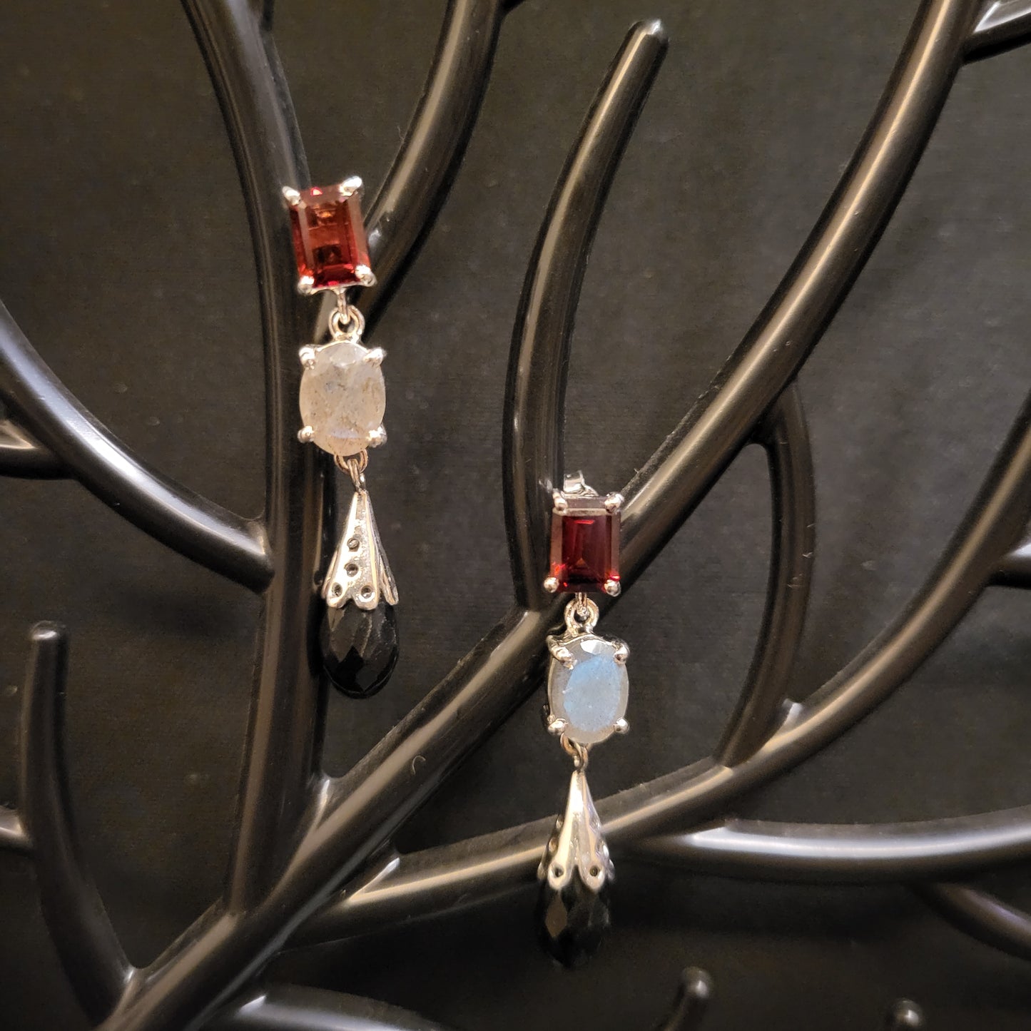 "Get Set Drop" Silver Earring with Garnet Rainbow Moonstone Black Onyx