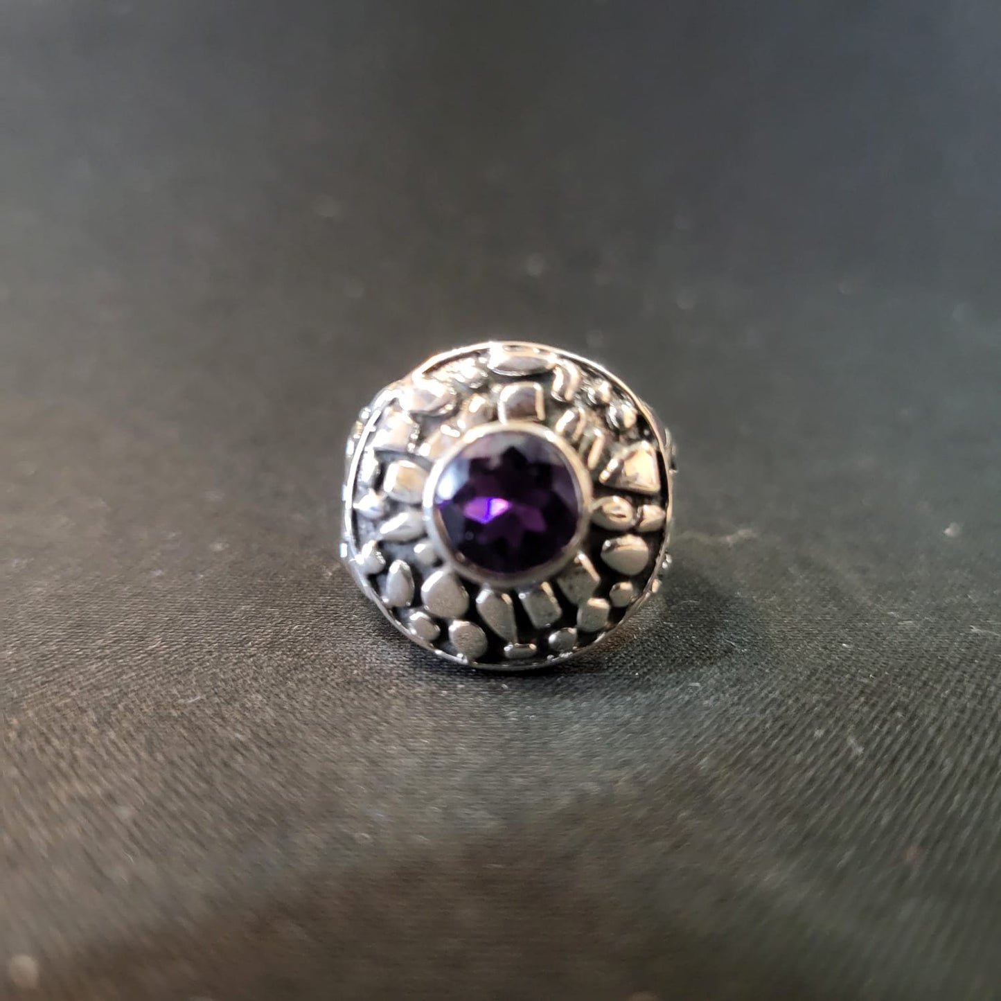 "Timeless Aura" Silver Ring with Amethyst