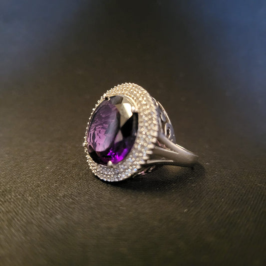 "Regal Radiance" Silver Ring with Amethyst