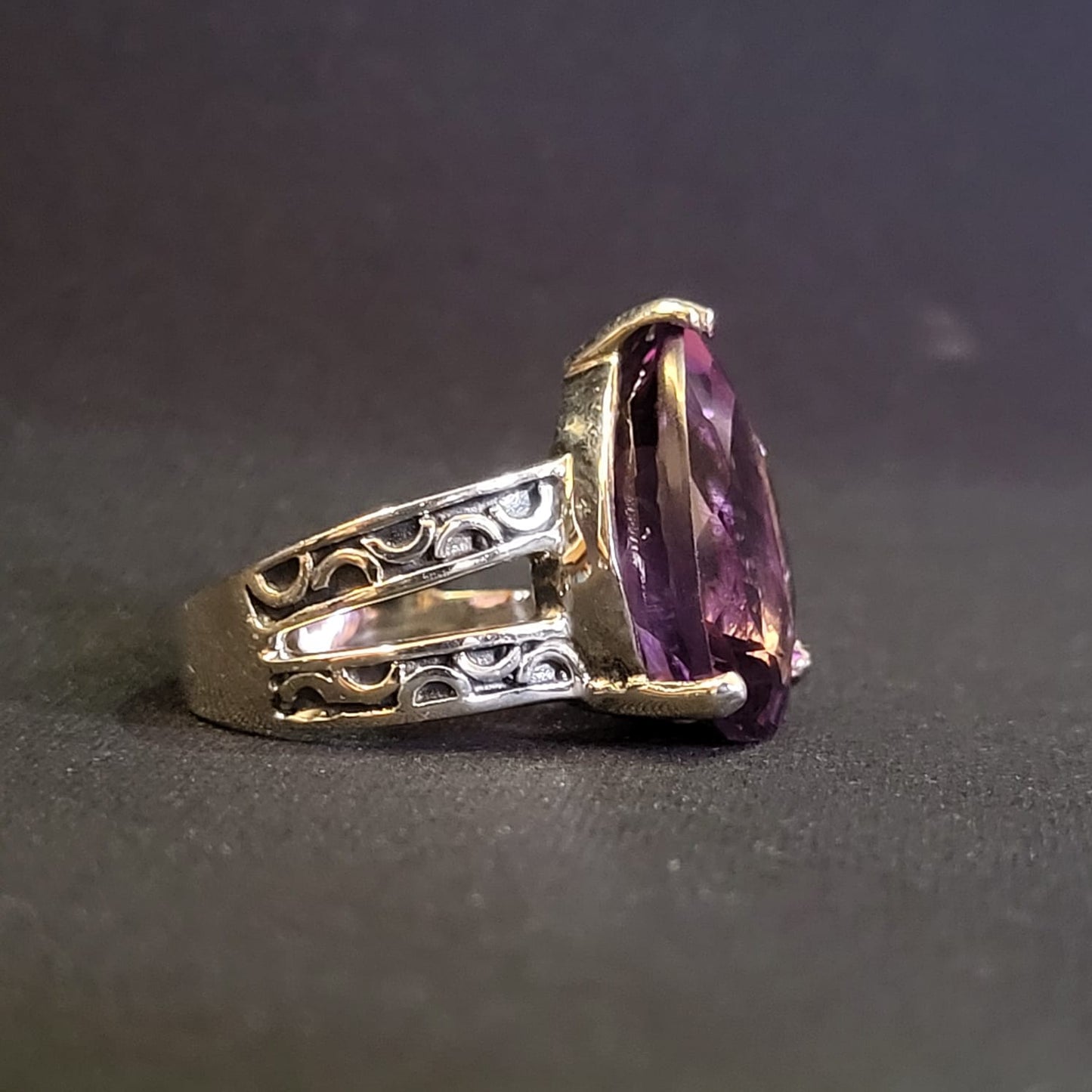 "Lavender Glow" Silver Ring with Amethyst