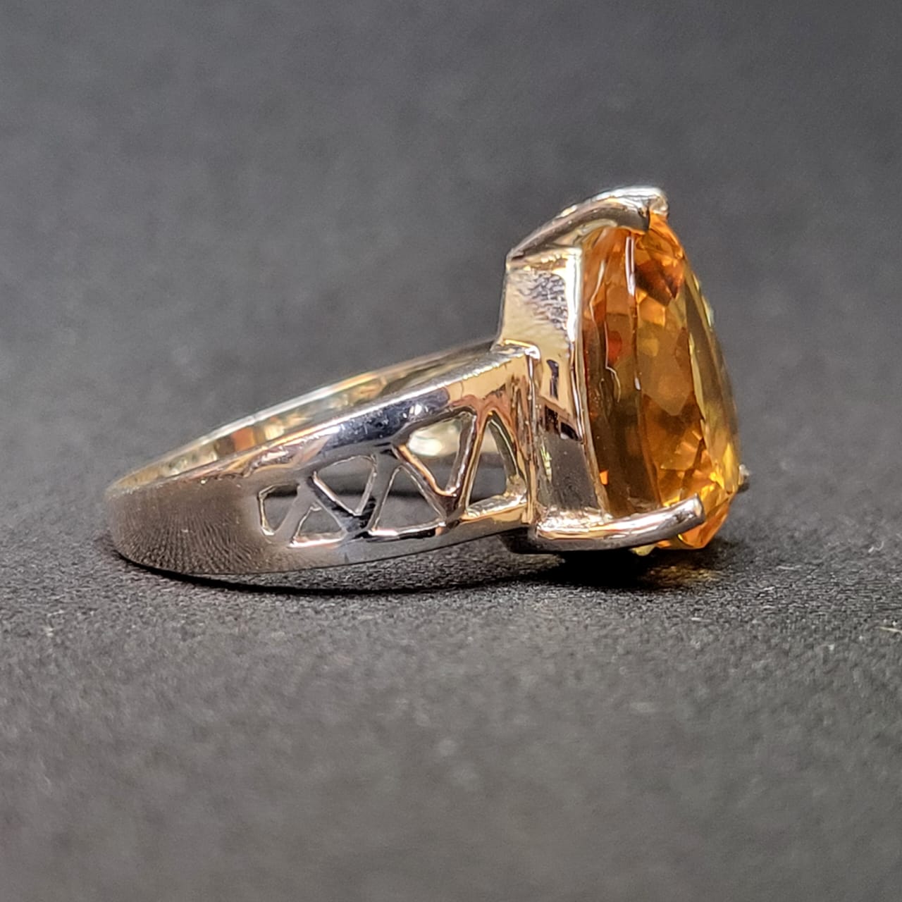 "Amber Droplet" Silver Ring with Citrine