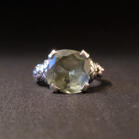 "Jade Hue" Silver Ring with Green Amethyst