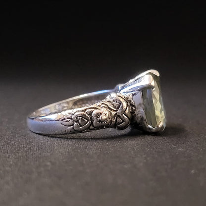 "Jade Hue" Silver Ring with Green Amethyst