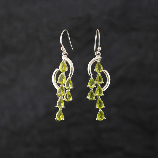 "Healing Shower" Silver Earring with Peridot