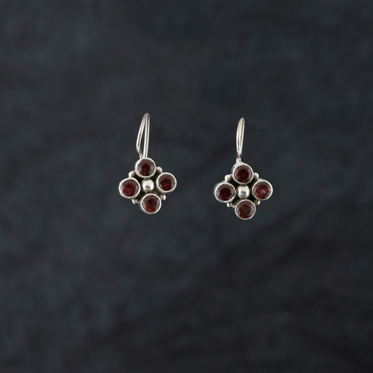 "Quad Corners" Silver Earring with Garnet